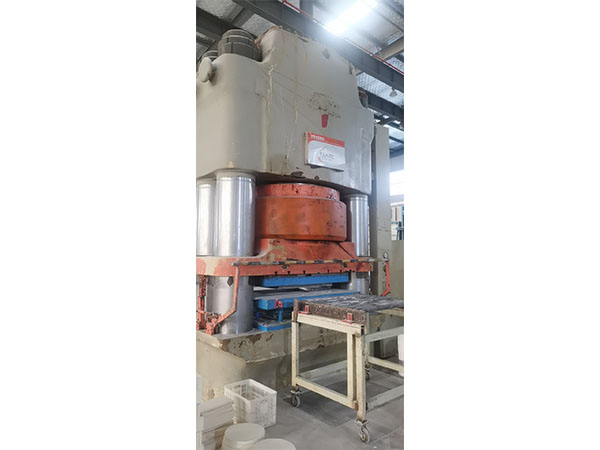 Large dry press