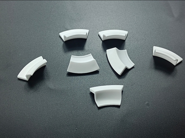 95% Alumina injection molding arc ring