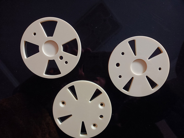 ZTA injection molded ceramic valve core