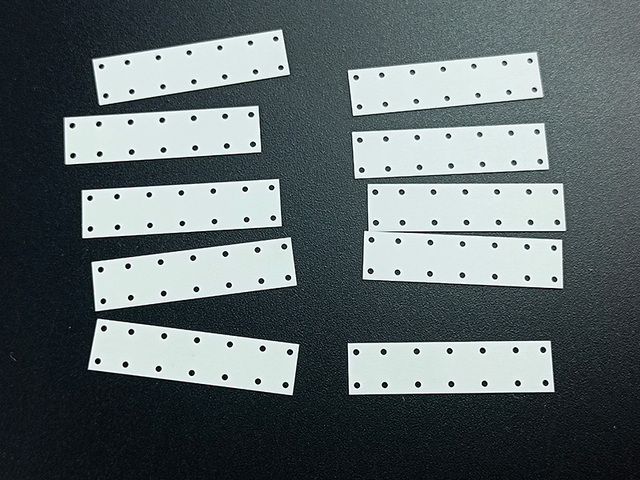 Alumina injection molding ceramic plate