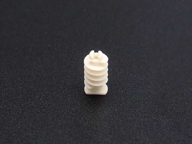 99.7% Alumina ceramic injection moulding threaded rod