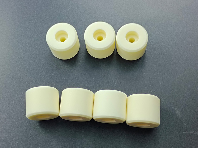 99% Alumina ceramic injection molding shaft