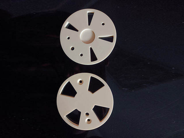 ZTA injection molded ceramic valve core