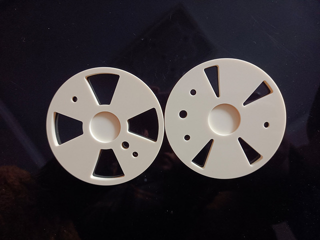 ZTA injection molded ceramic valve core