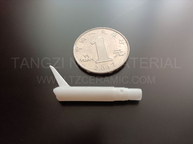 Alumina ceramic with threaded profile/Alumina ceramic with threaded