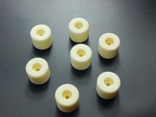 99% Alumina ceramic injection molding shaft
