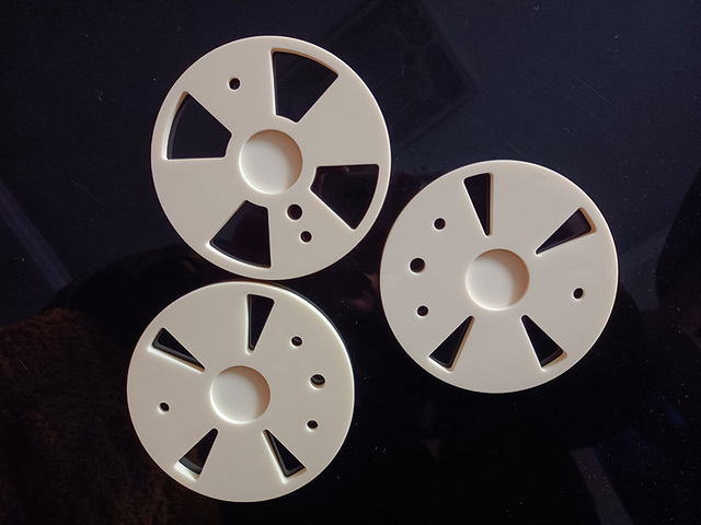 ZTA injection molded ceramic valve core