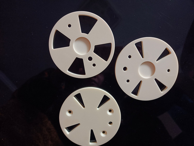 ZTA injection molded ceramic valve core