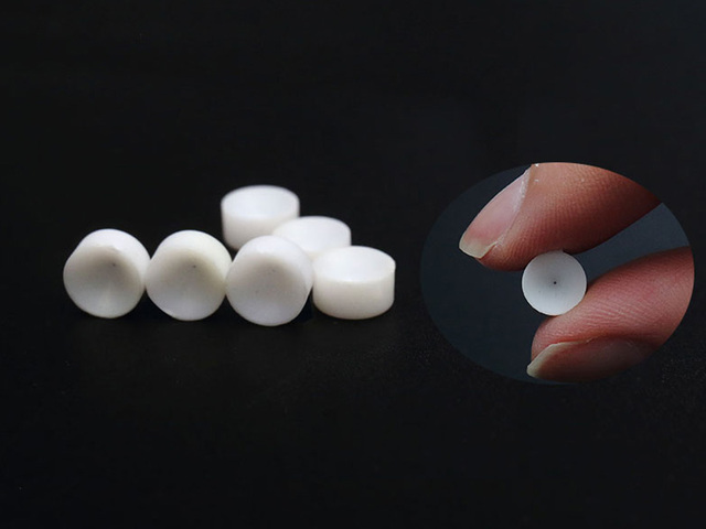 Alumina ceramic injection molding nozzle