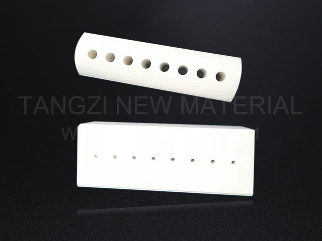 Zirconia dispensing valve sleeve
