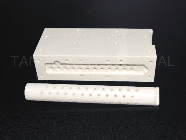 Zirconia dispensing valve sleeve