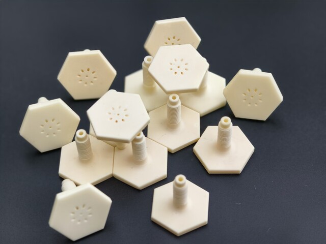 Alumina ceramic gas nozzle