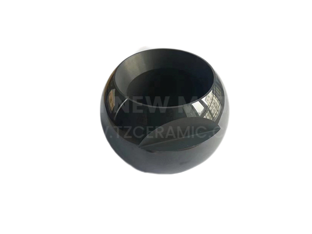 Silicon carbide finishing ball