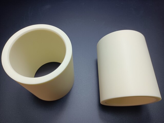 Alumina tube