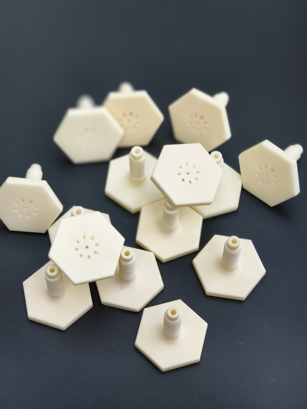 Alumina ceramic gas nozzle