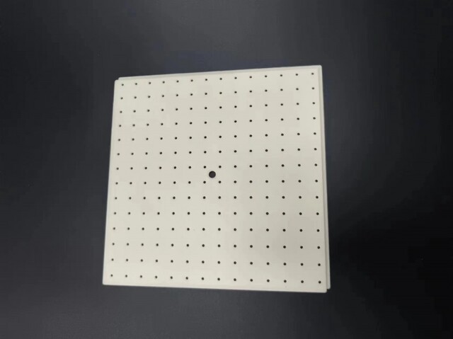 Ceramic plate