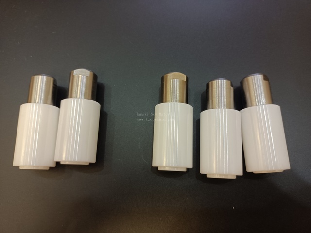 Zirconia ceramic spool valve sleeve