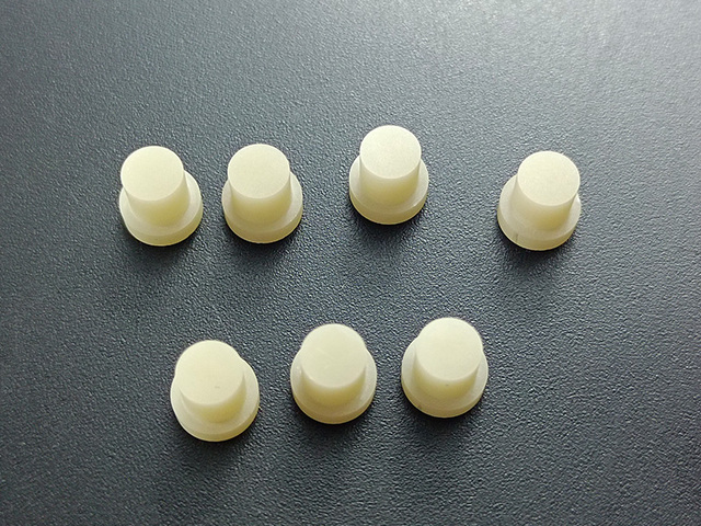 Aluminum nitride ceramic insulator