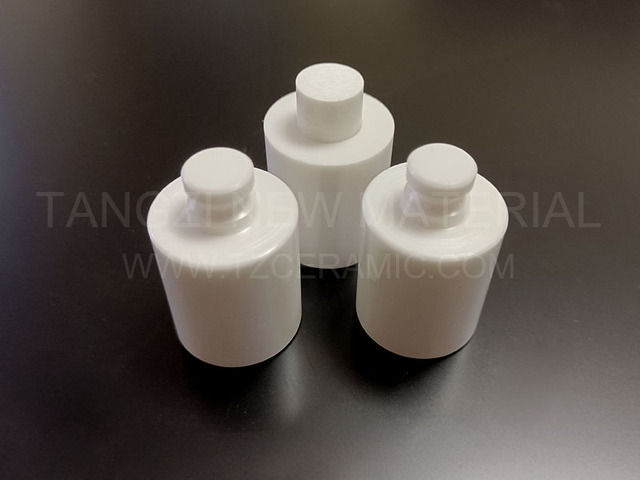 White magnesium zirconia stabilized insulator