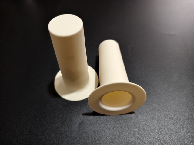 Alumina ceramic crucible
